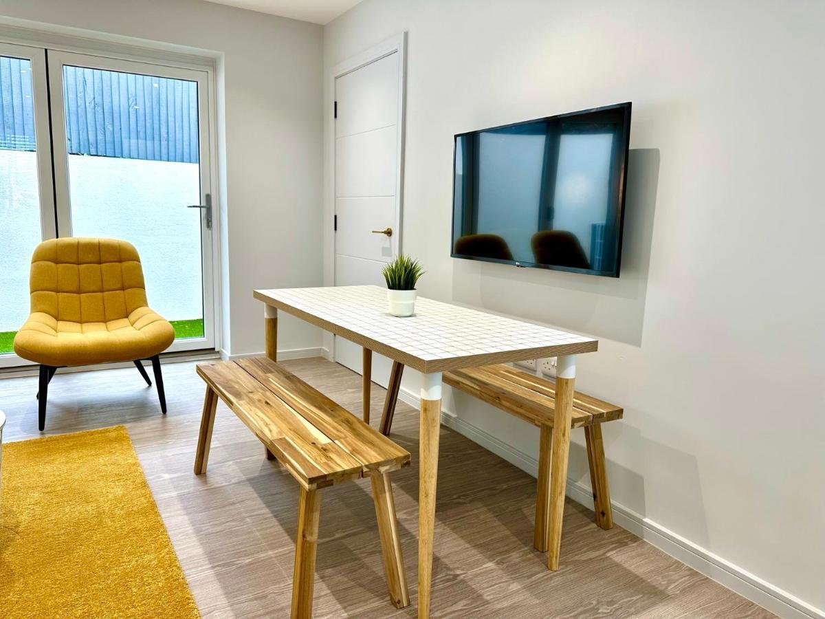 Stunning Brand New House - Sleeps 6 - Free Parking - Great Location - Fast Wifi - Smart Tv - Close To Poole & Bournemouth & Sandbanks Eksteriør billede