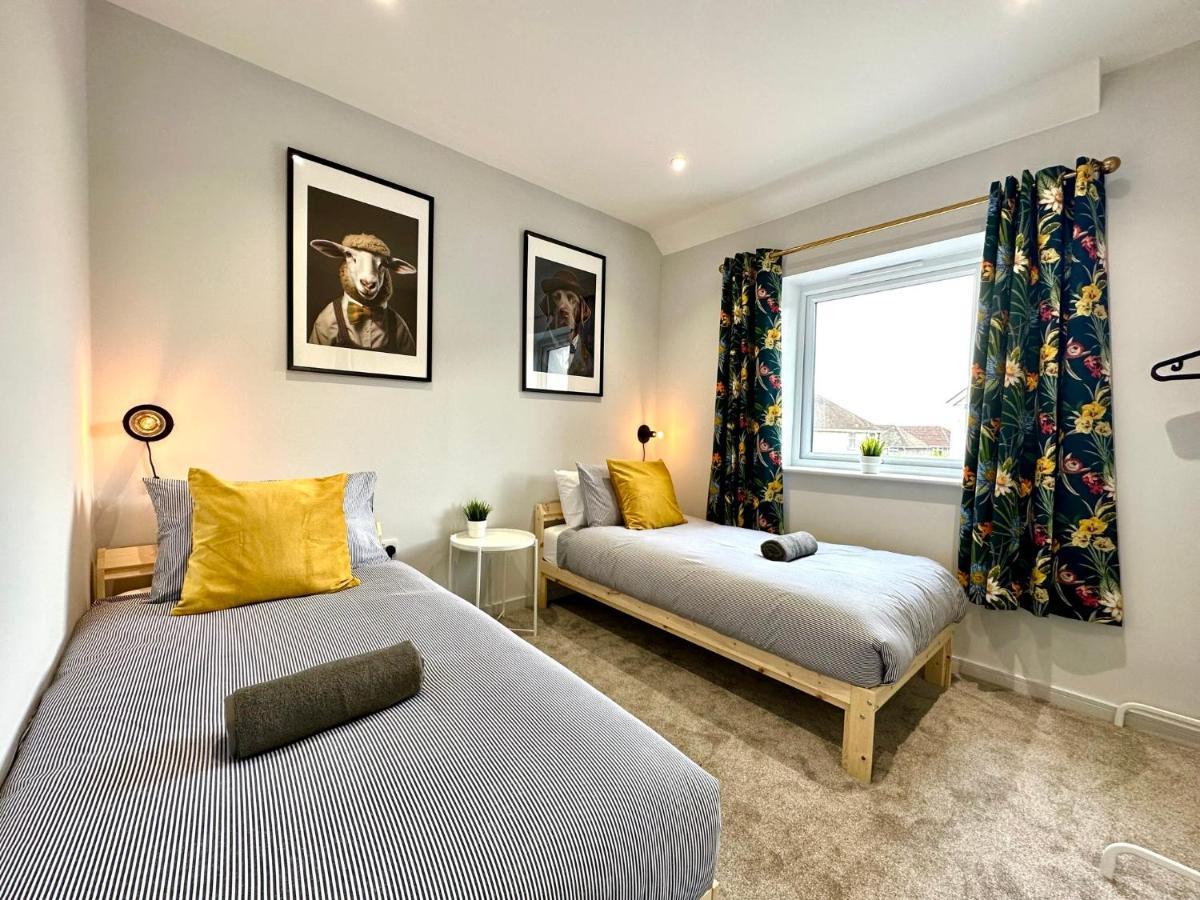 Stunning Brand New House - Sleeps 6 - Free Parking - Great Location - Fast Wifi - Smart Tv - Close To Poole & Bournemouth & Sandbanks Eksteriør billede